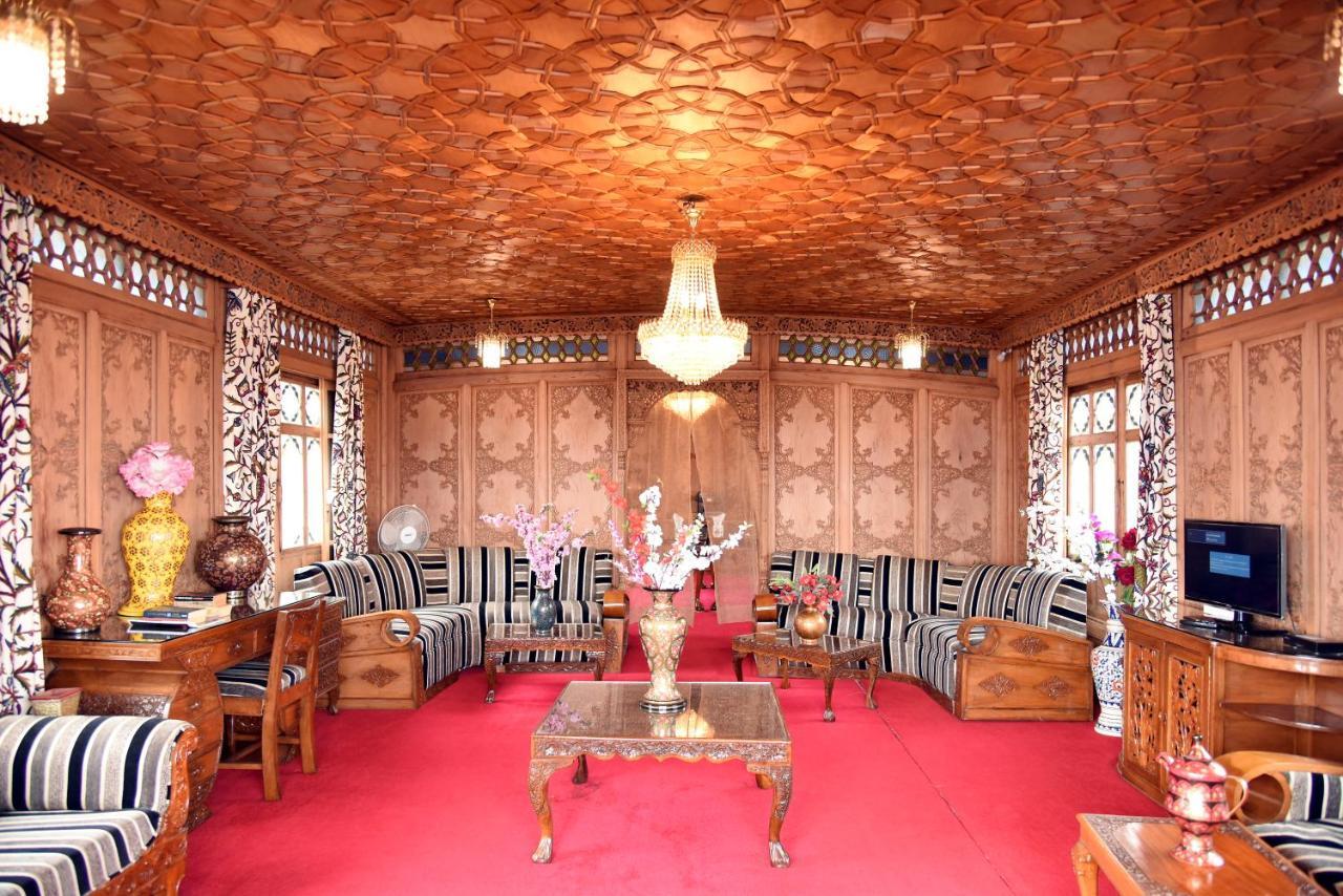 Yadgaar Houseboats Hotel Srīnagar Exterior foto